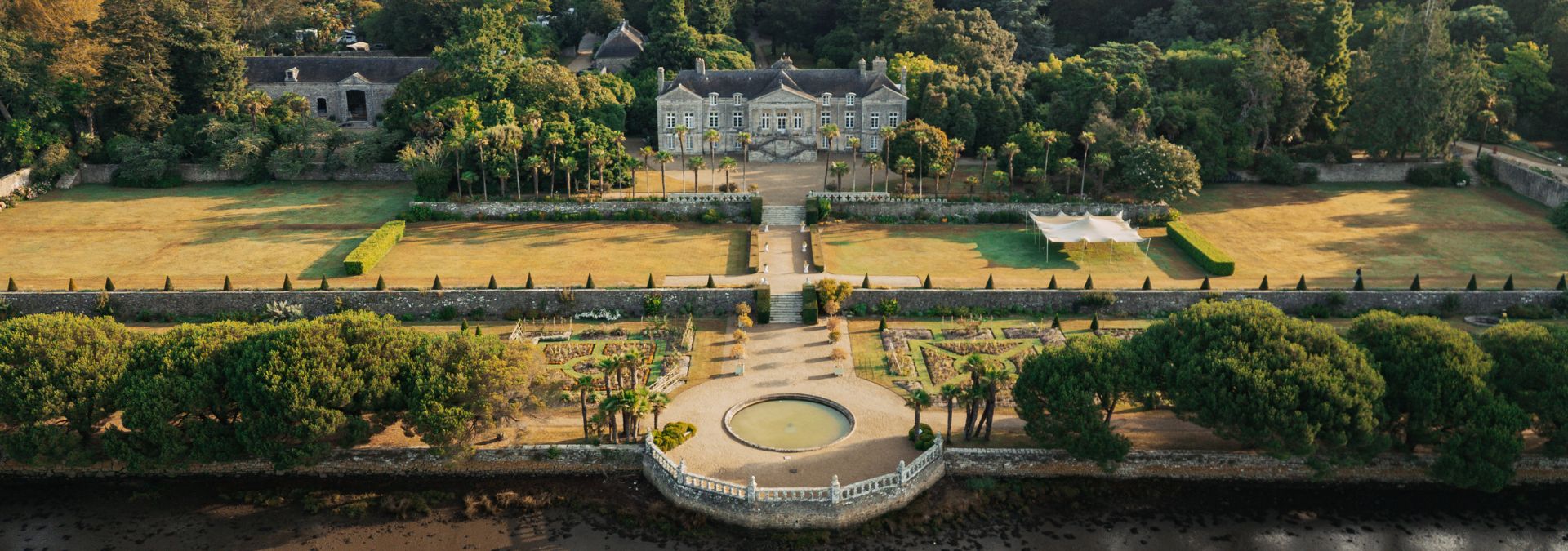 Vue aérienne des jardins du Domaine de l'Orangerie de Lanniron à Quimper.